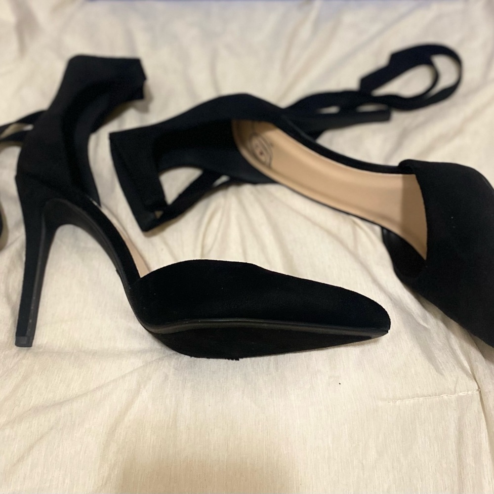 Delicious Black Stiletto Heels